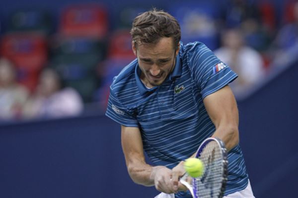 <br />
Теннисист Медведев победил на турнире в Шанхае<br />
